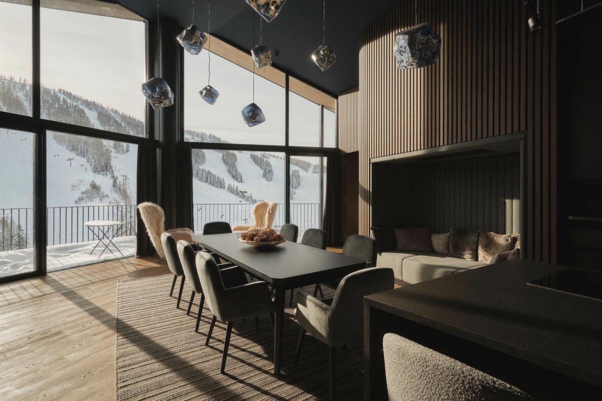 Modern and stylishly furnished chalet in the TRIFORÊT alpin.resort with breathtaking views of the natural surroundings.